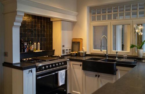 Balen House | Beautiful holiday home in Vlaanderen with shared pool