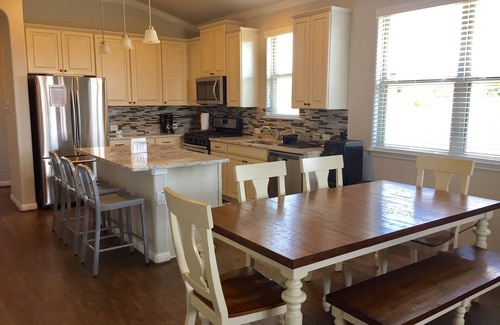 Wetmore House | Beautiful home 5 min drive from main SA attractions
