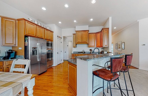 The Glade House | Beautiful home close to beach with pool, tennis, washer/dryer, WiFi, AC