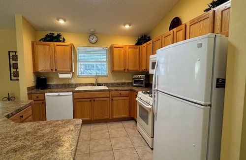 Liberty Park House | Beautiful Home Close to Lake Sumter Landing! Golf Cart, BBQ Grill & Free WIFI