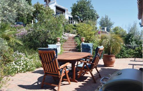 Arenas House | Beautiful Home In Algarrobo With Wifi