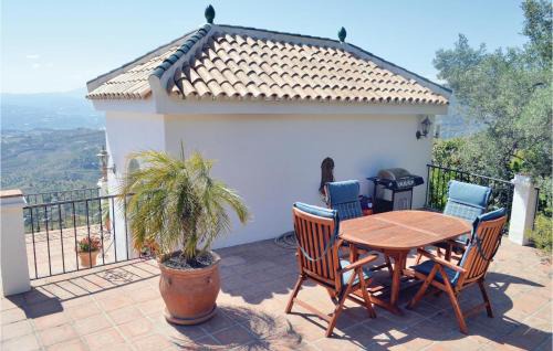 Arenas House | Beautiful Home In Algarrobo With Wifi