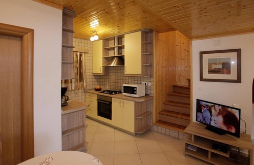 Breze House | Beautiful home in Breze with jacuzzi