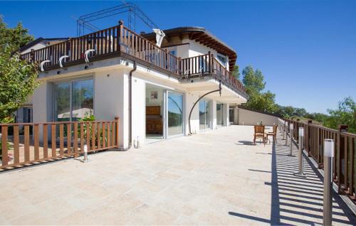 Colobraro House | Beautiful Home In Colobraro With Wifi