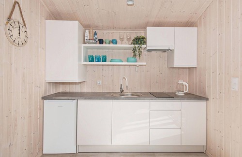 Darlowo House | Beautiful home in Darlowo with kitchen