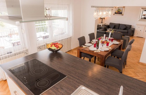 Dugo Selo House | Beautiful home in Dugo Selo with WiFi