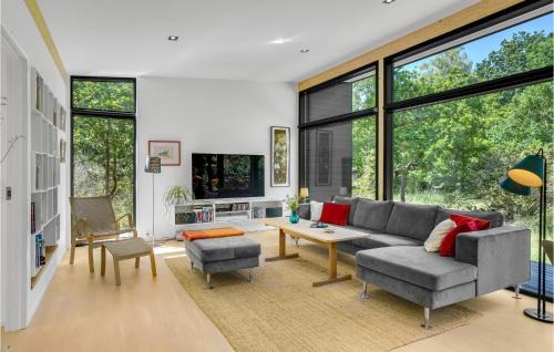 Faarevejle House | Beautiful Home In Fårevejle With Wifi