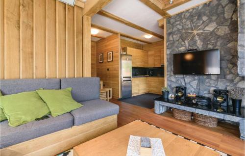 Generalski Stol House | Beautiful Home In Gornji Zvecaj