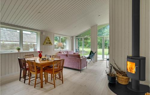 Hojby House | Beautiful Home In Højby With Wifi