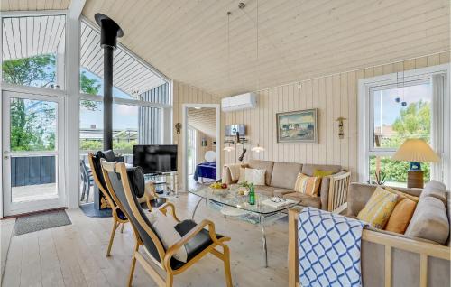 Hojslev House | Beautiful Home In Højslev With Wifi