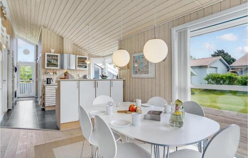 Hojslev House | Beautiful Home In Højslev With Wifi