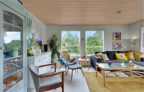 Haarby House | Beautiful Home In Haarby With Kitchen
