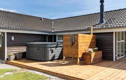 Hou House | Beautiful Home In Hals With Sauna