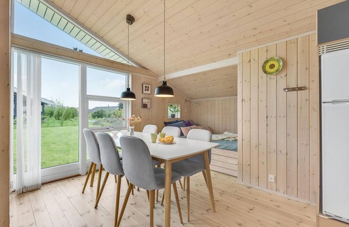 Pøt Strandby House | Beautiful home in Juelsminde with sauna