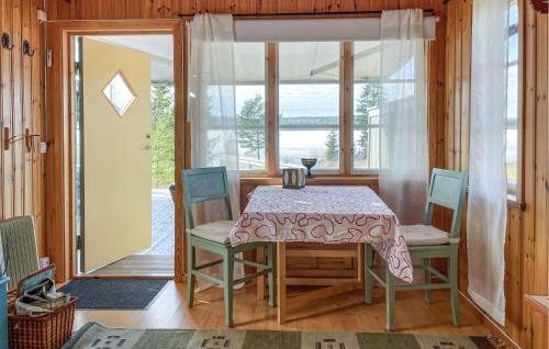 Grums Municipality House | Beautiful Home In Kil With Wifi