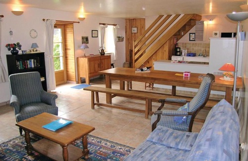 Lanvaudan House | Beautiful home in Lanvaudan with 2 Bedrooms, WiFi and Outdoor swimming pool
