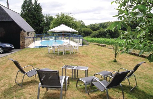 Lanvaudan House | Beautiful home in Lanvaudan with 2 Bedrooms, WiFi and Outdoor swimming pool