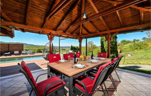 Ljubescica House | Beautiful Home In Ljubescica With Wifi