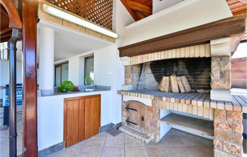 Ljubescica House | Beautiful Home In Ljubescica With Wifi