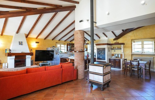 Oratino House | Beautiful home in Oratino with sauna