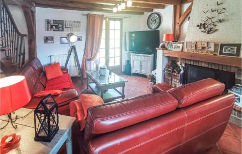 Sainte-Anne-sur-Brivet House | Beautiful Home In Salbris