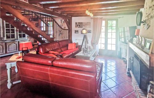 Sainte-Anne-sur-Brivet House | Beautiful Home In Salbris