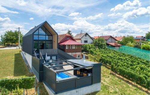 Ljubescica House | Beautiful Home In Seketin With Sauna