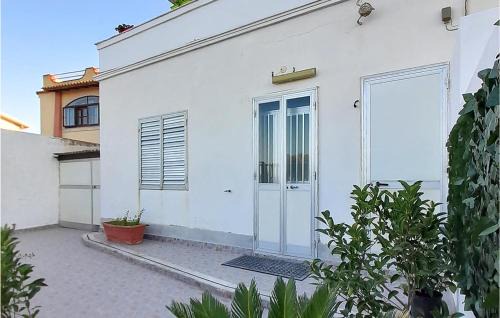 Carrozziere House | Beautiful Home In Siracusa With Kitchen