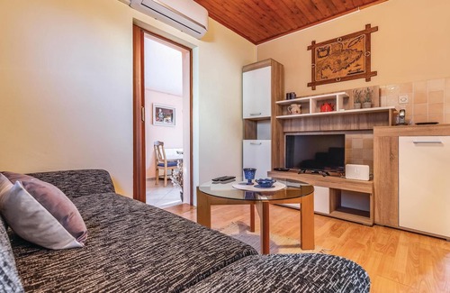 Liznjan House | Beautiful home in Sisan with WiFi
