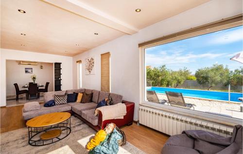 Sikovo House | Beautiful Home In Sv,filip I Jakov With Kitchen