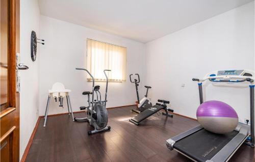 Sikovo House | Beautiful Home In Sv,filip I Jakov With Kitchen