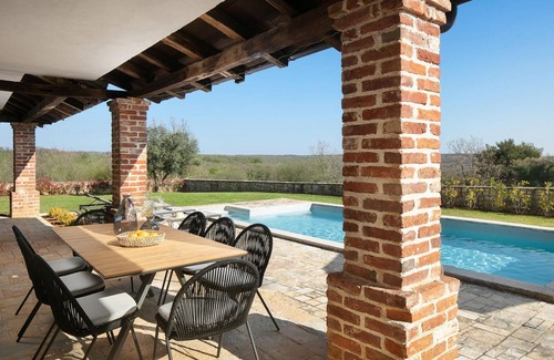 Sveti Lovrec House | Beautiful home in Sv. Lovrec