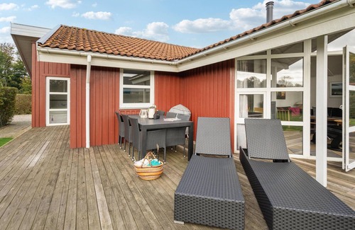 Mommark Strand House | Beautiful home in Sydals with sauna