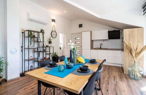 Trstenik House | Beautiful home in Trstenik with kitchen