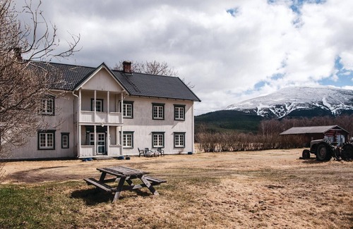 Tynset House | Beautiful home in Tynset with kitchen