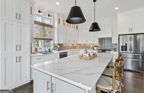 Milledgeville House | Beautiful home in peaceful cove on Lake Sinclair.