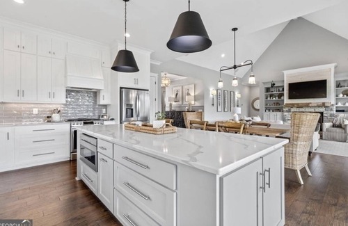 Milledgeville House | Beautiful home in peaceful cove on Lake Sinclair.