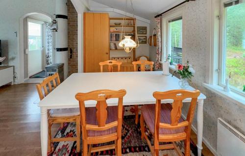 Hallaryd House | Beautiful Home In Vägla With Wifi