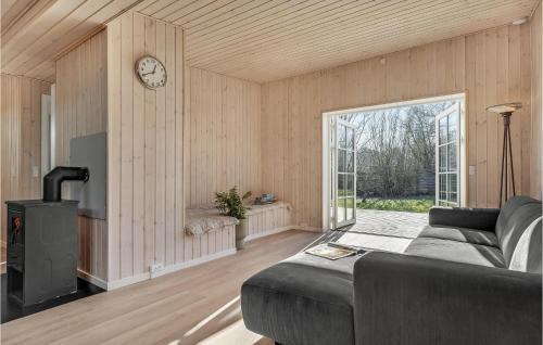 Vejby House | Beautiful Home In Vejby With Kitchen