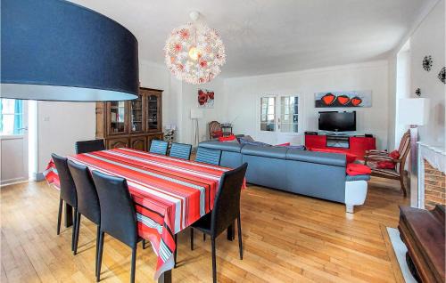 Volnay House | Beautiful Home In Volnay With Wifi