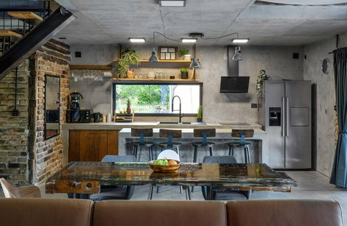 Petrinja House | Beautiful home in Vurot with WiFi