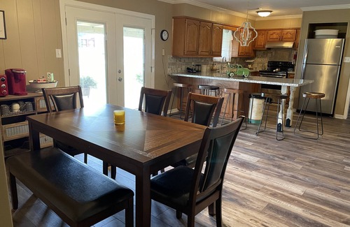 Hillister House | Beautiful home. Located between Naskila Gaming and the famous Pickett House.