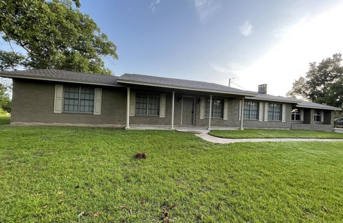 Hillister House | Beautiful home. Located between Naskila Gaming and the famous Pickett House.