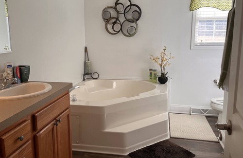 Manson House | Beautiful Home Near Kerr Lake