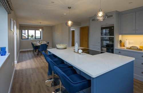 Northway House | Beautiful Home Nr Wye Valley, Parking & Garden