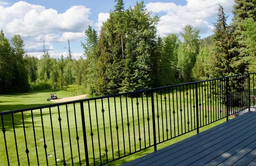 Priest River House | Beautiful home on the 10th green on Priest Lake Golf Course
