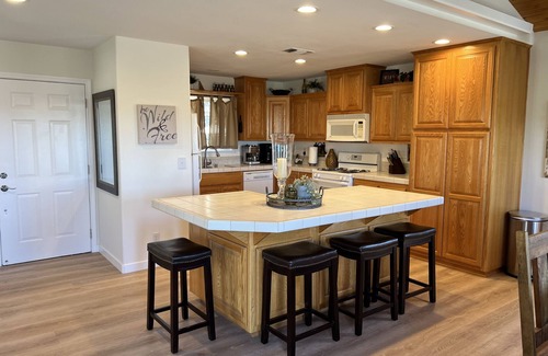 Oak Shores House | Beautiful Home In The Middle Of Wine Country with incredible sunsets, WiFi,