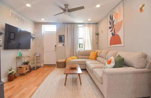 Downtown Baltimore House | Beautiful Home w/Rooftop Deck Within A 5 Mintue Walk To Johns Hopkins Hospital