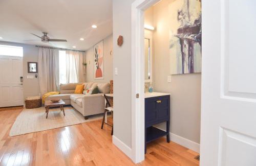 Downtown Baltimore House | Beautiful Home w/Rooftop Deck Within A 5 Mintue Walk To Johns Hopkins Hospital