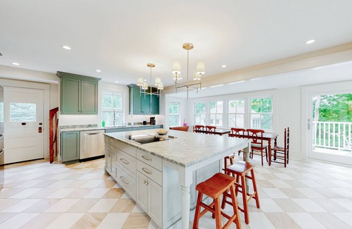 Wiscasset House | Beautiful home with Ping-Pong, fast WiFi & W/D - walk to dining